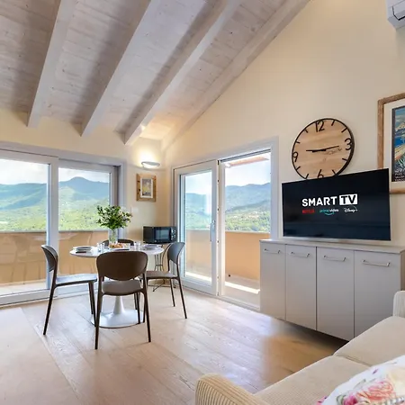 Hostdomus - Acqualy With Private Pool *