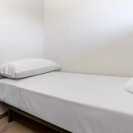 Hostdomus - Acqualy With Private Pool Garlenda