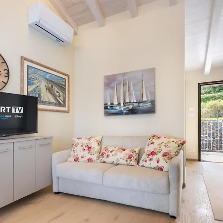 Hostdomus - Acqualy With Private Pool Daire *