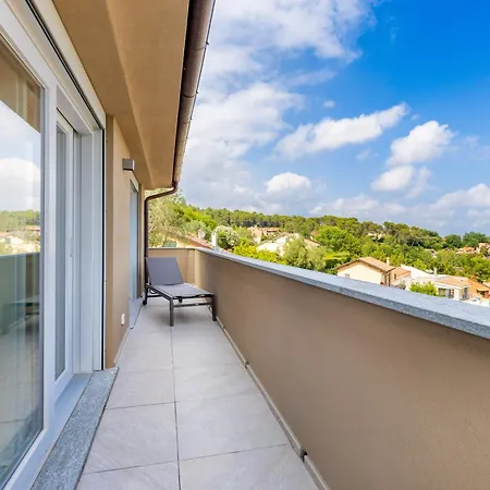 Hostdomus - Acqualy With Private Pool * 가르렌다