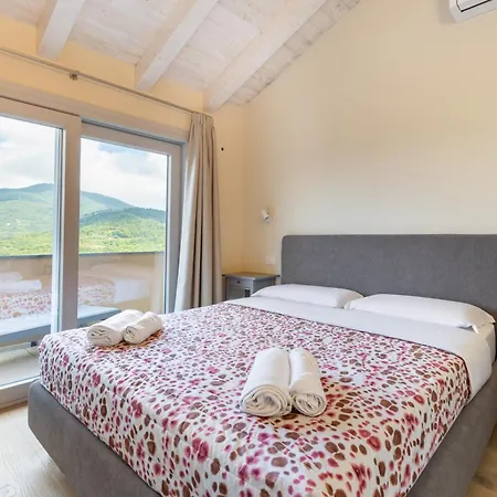 Hostdomus - Acqualy With Private Pool