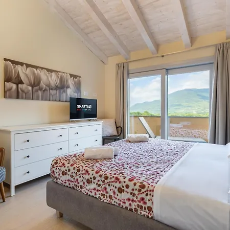 Hostdomus - Acqualy With Private Pool Daire Garlenda