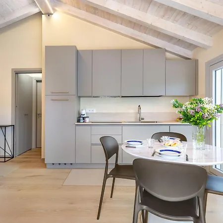 Hostdomus - Acqualy With Private Pool *