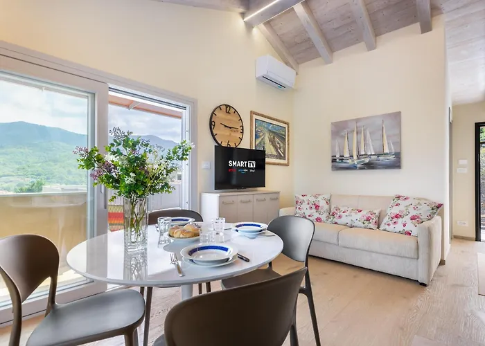 Hostdomus - Acqualy With Private Pool *