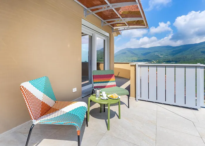 Apartment Hostdomus - Acqualy With Private Pool