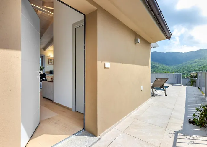 Hostdomus - Acqualy With Private Pool Apartment